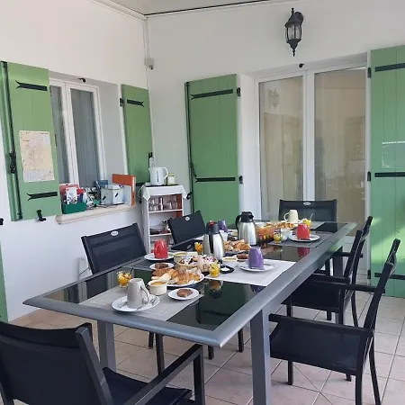 Au Pin Parasol Bed and breakfast Vauvert